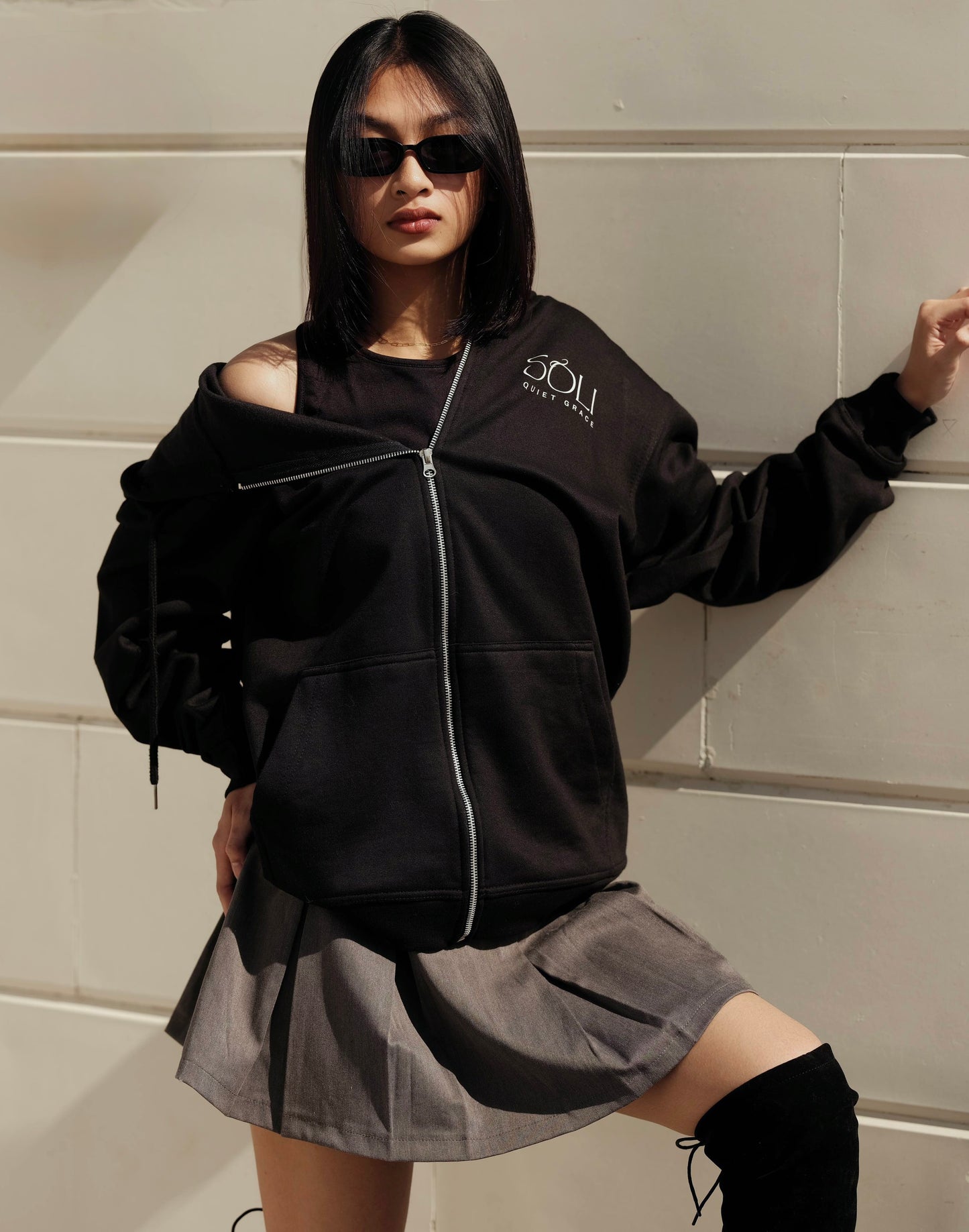 Black Hooded Zipper Jacket - Stylish & Lightweight