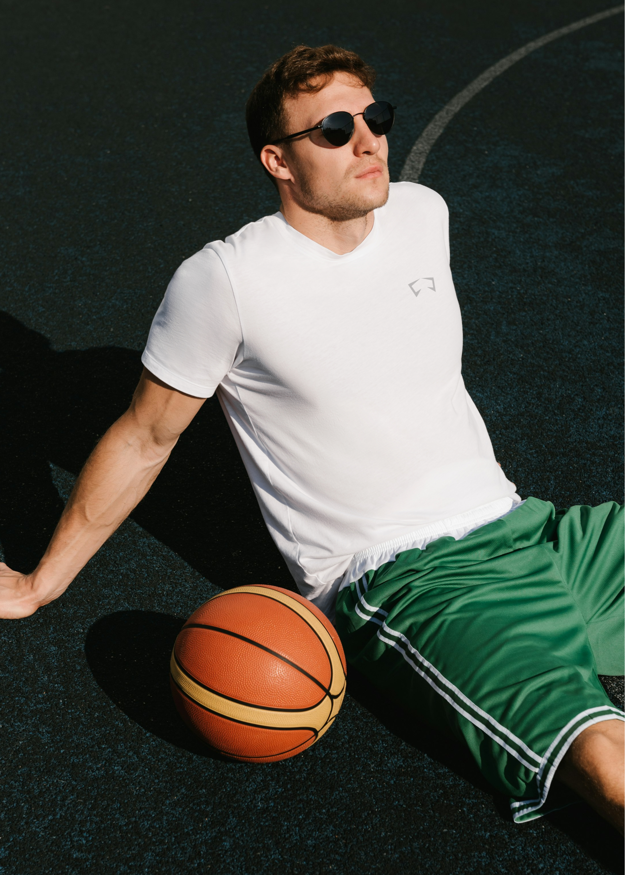 Versatile Men's Sports T-Shirt White: Cozy Comfort for Active Days in Dubai