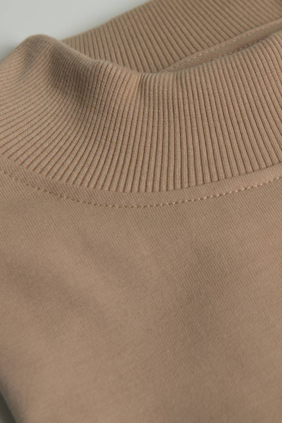 Oversized turtleneck, cozy knit top, women’s oversized sweater, casual chic layering, relaxed fit turtleneck