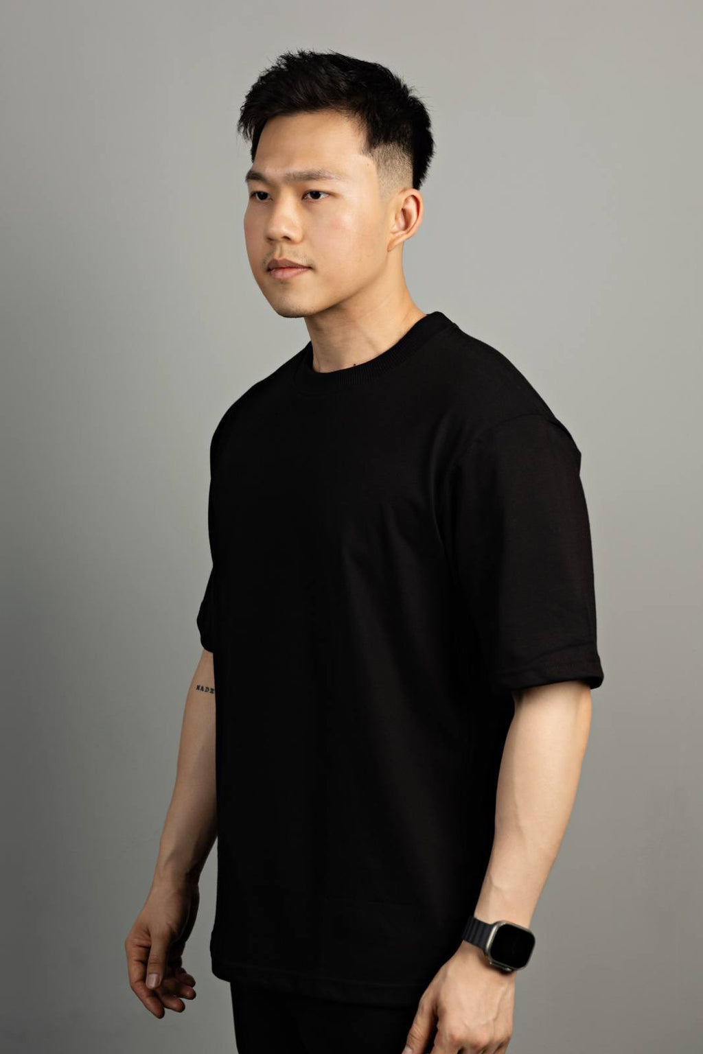 Premium Black Plain Oversize T-Shirt in Dubai, UAE Local Made - Easy tear-off label for rebranding